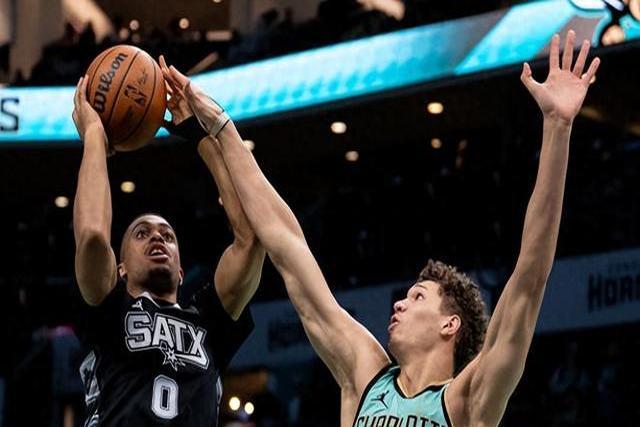 包含清晨夏洛特黄蜂备战NBA季后赛,临场应变细节曝光,目标明确,训练强度明显提升的词条 包含清晨夏洛特黄蜂备战NBA季后赛,临场应变细节曝光,目标明确,训练强度明显提升的词条