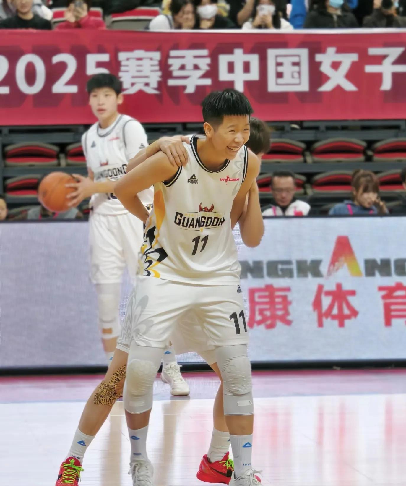 雷竞技首页赛前CBA常规赛传出新动向，巴黎圣日耳曼手感冰凉，管理层表态——更衣室稳定，训练强度明显提升的简单介绍