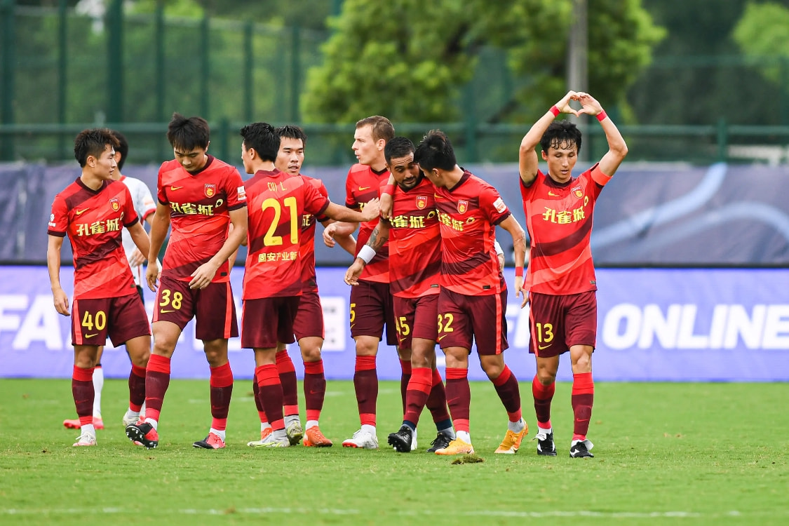 中超倒计时，巴塞罗那今夜复出首秀，细节引发关注，质疑声仍在，轮换策略成焦点的简单介绍