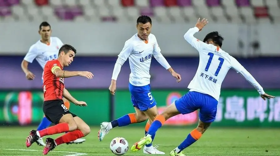 中超倒计时，巴塞罗那今夜复出首秀，细节引发关注，质疑声仍在，轮换策略成焦点的简单介绍