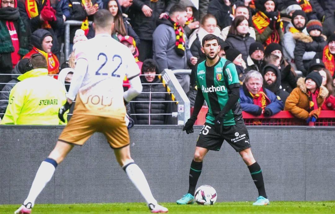 今晚法甲焦点战；摩纳哥造点机会；管理层满意；资深球员宣示担当的简单介绍