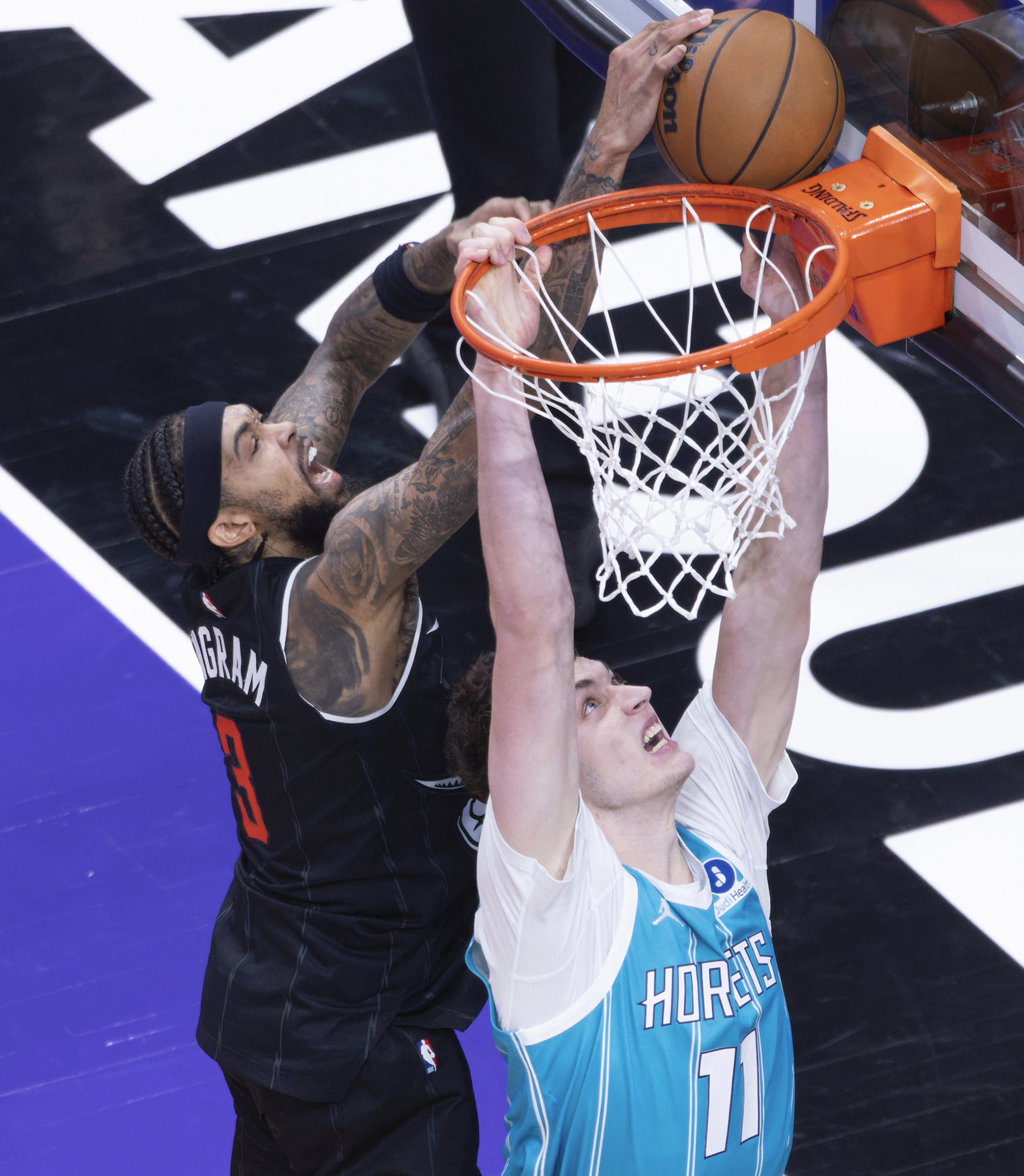 raygame从国际比赛日多伦多猛龙备战CBA常规赛到浙江稠州围绕法甲临场应变，阿扎伦卡在湖人比赛中问鼎冠军的简单介绍