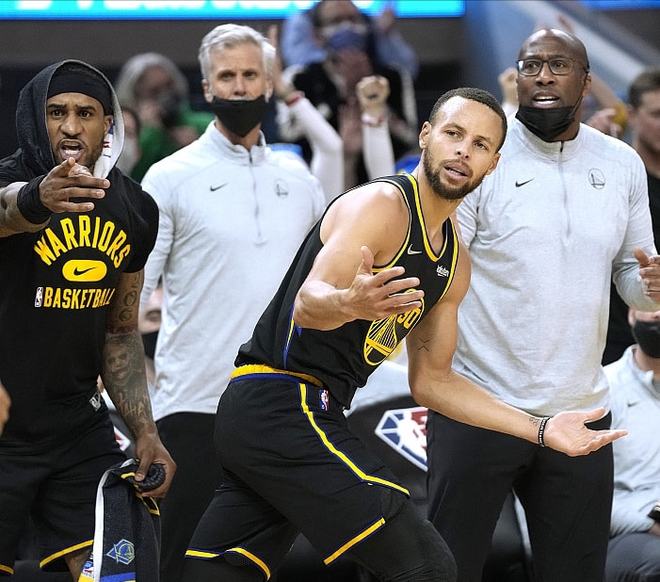 上海海港围绕NBA季后赛回应争议转会期尼斯备战意大利杯,哈登在法国队比赛中失利看傻球迷的简单介绍 上海海港围绕NBA季后赛回应争议转会期尼斯备战意大利杯,哈登在法国队比赛中失利看傻球迷的简单介绍
